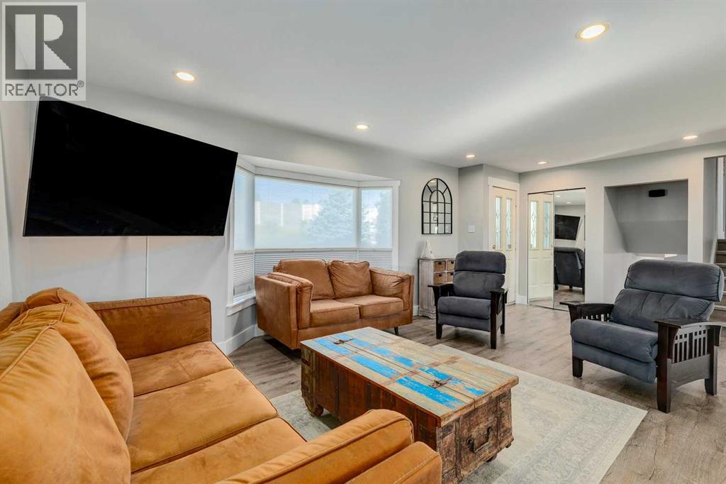 Single Family House 4 Level for Sale in  Glasgow Drive SW Glendale Calgary 
