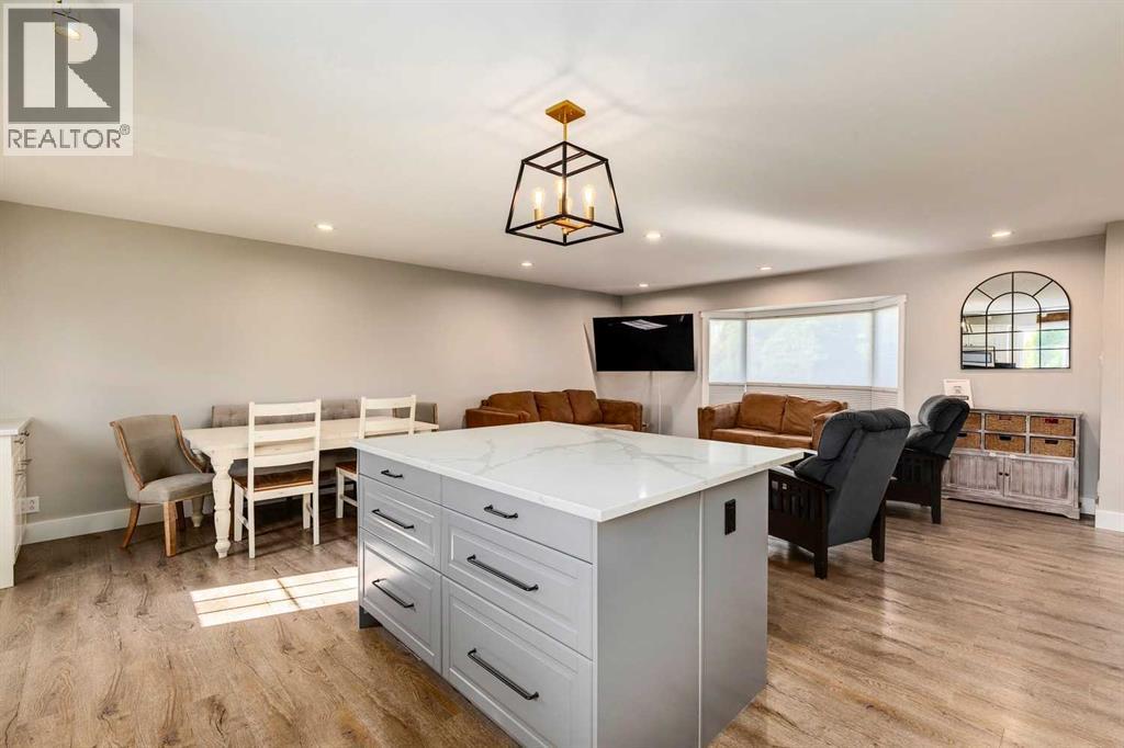 Single Family House 4 Level for Sale in  Glasgow Drive SW Glendale Calgary 
