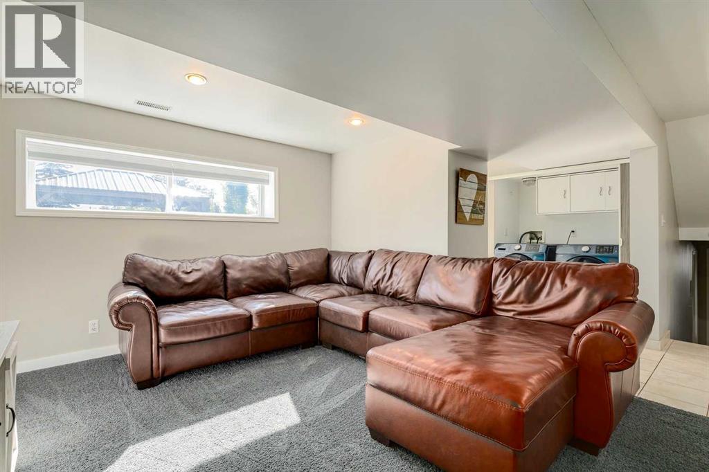 Single Family House 4 Level for Sale in  Glasgow Drive SW Glendale Calgary 