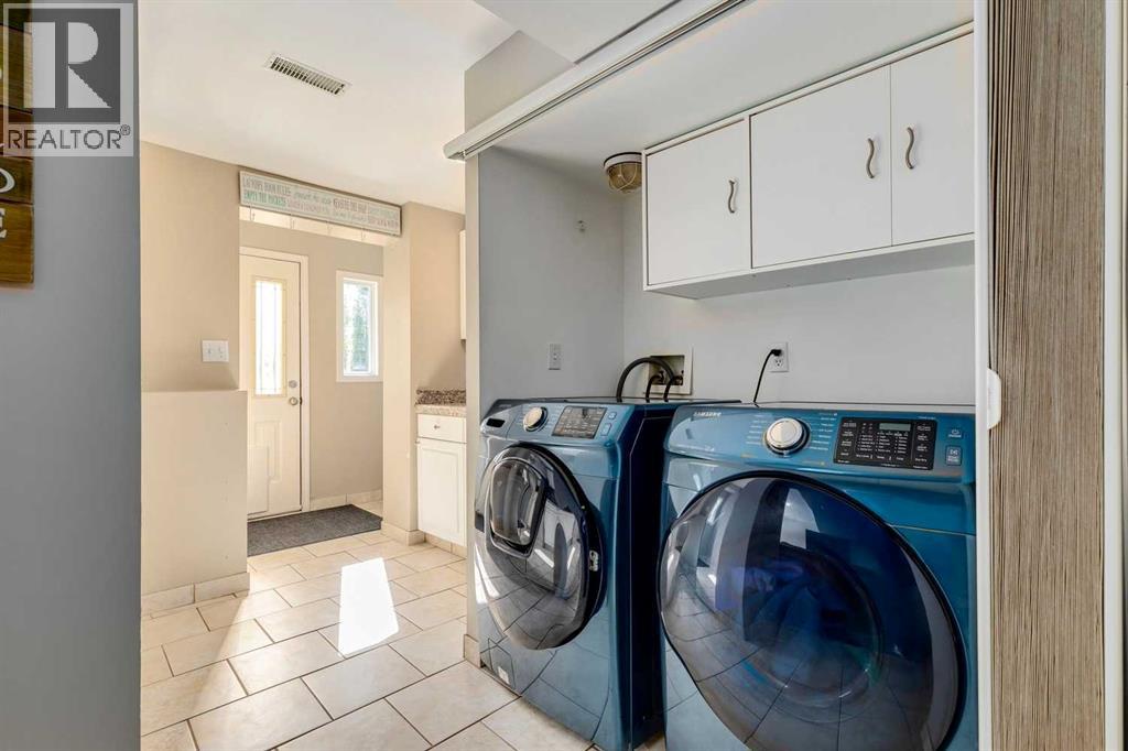Single Family House 4 Level for Sale in  Glasgow Drive SW Glendale Calgary 