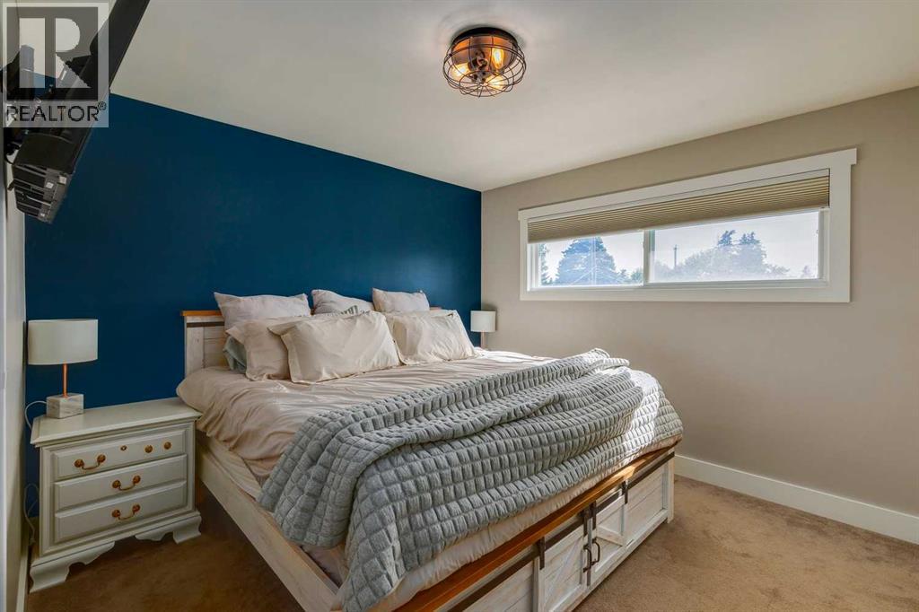 Single Family House 4 Level for Sale in  Glasgow Drive SW Glendale Calgary 