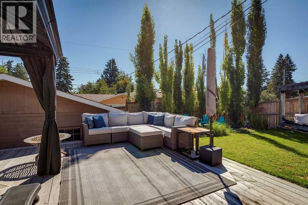 Single Family House 4 Level for Sale in  Glasgow Drive SW Glendale Calgary 