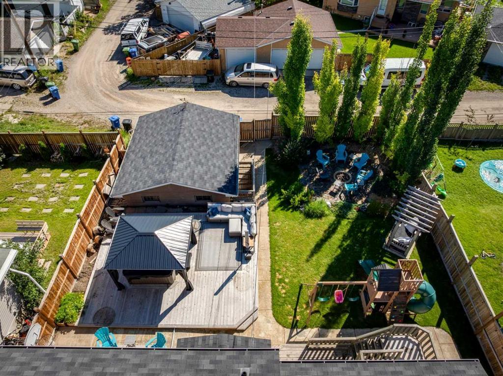 Single Family House 4 Level for Sale in  Glasgow Drive SW Glendale Calgary 