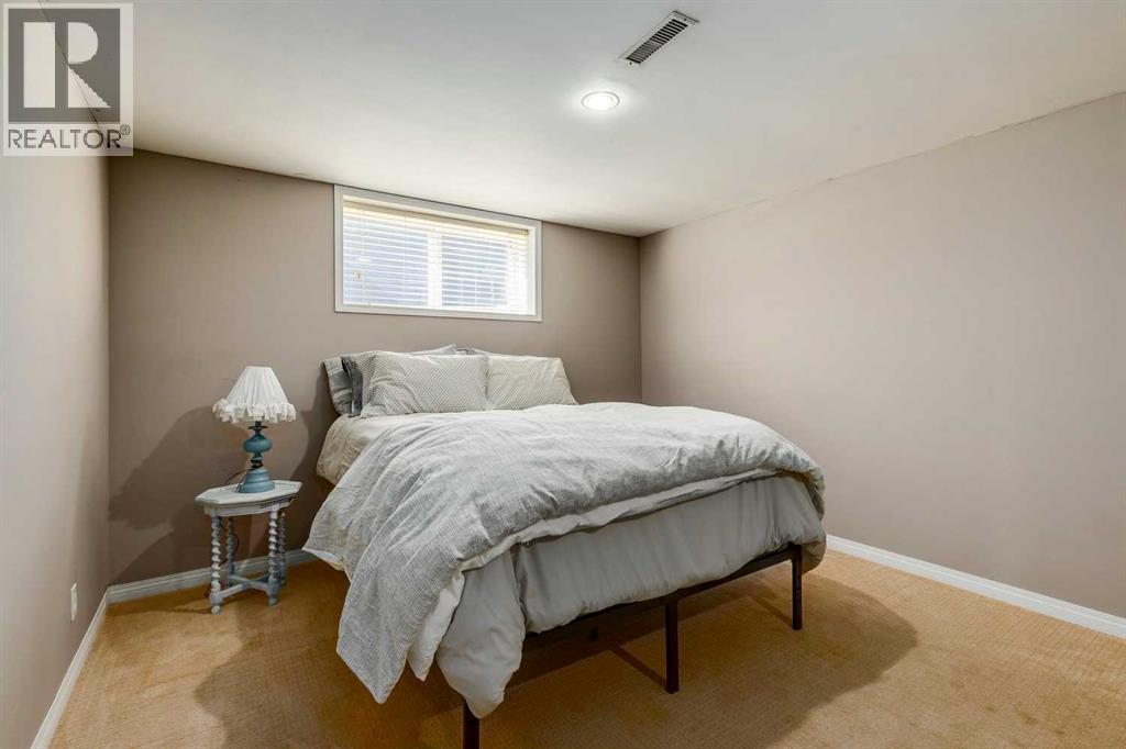 Single Family House 4 Level for Sale in  Glasgow Drive SW Glendale Calgary 
