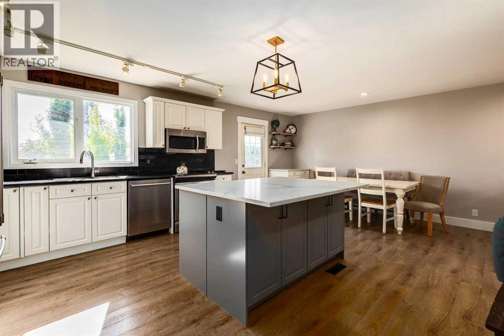 Single Family House 4 Level for Sale in  Glasgow Drive SW Glendale Calgary 