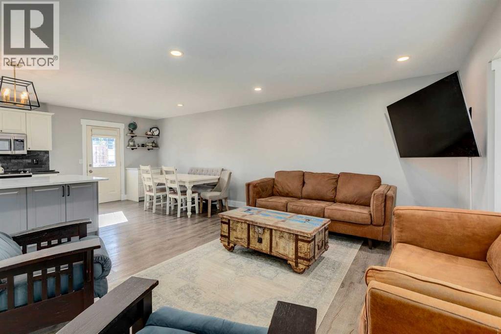 Single Family House 4 Level for Sale in  Glasgow Drive SW Glendale Calgary 