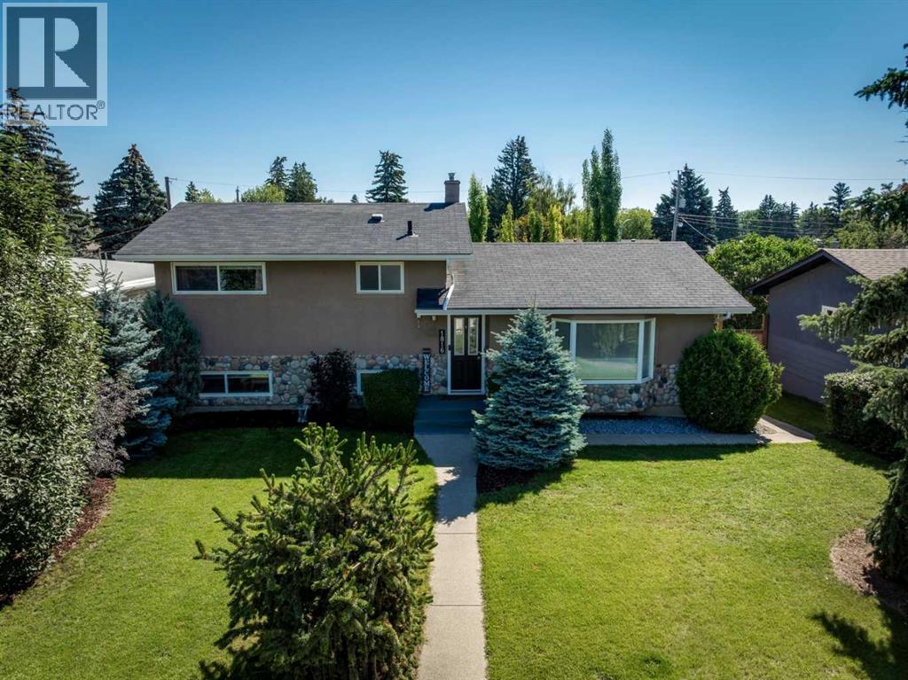Single Family House 4 Level for Sale in  Glasgow Drive SW Glendale Calgary 