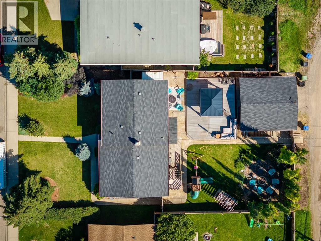 Single Family House 4 Level for Sale in  Glasgow Drive SW Glendale Calgary 