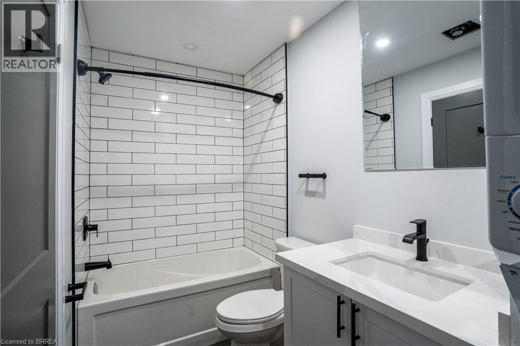 Photo 11 of 130 Elgin Street Unit 4, Brantford ON