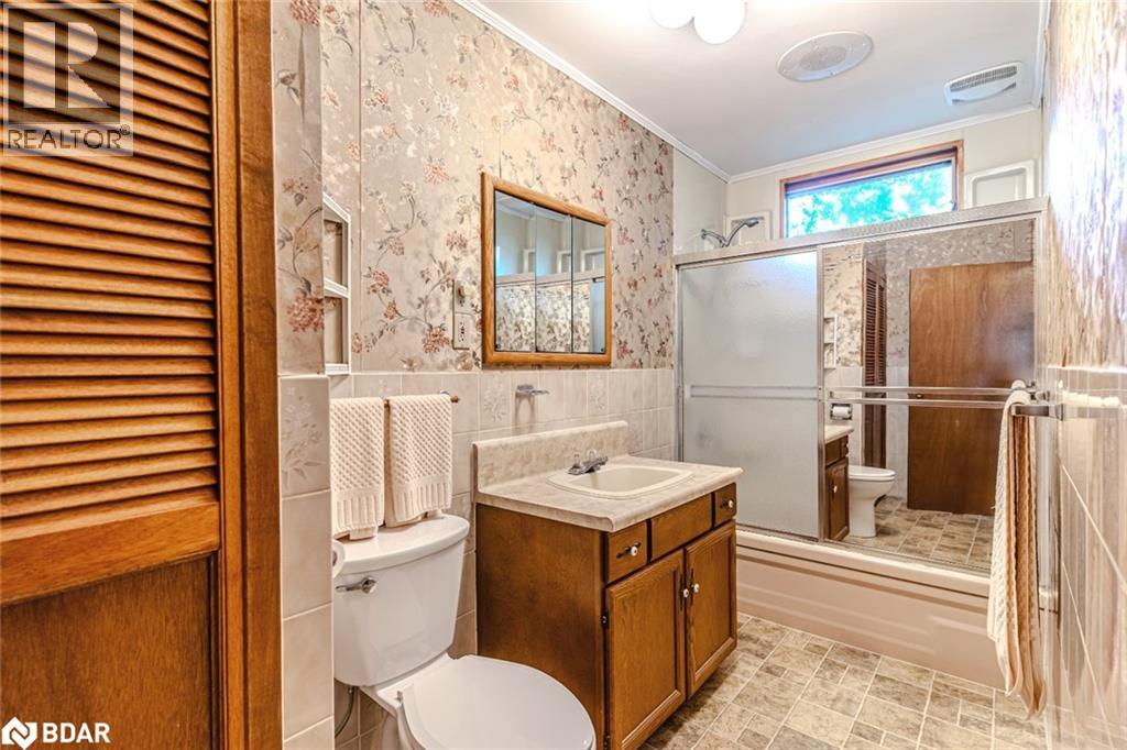 Photo 11 of 104 Moberly Street, Collingwood ON