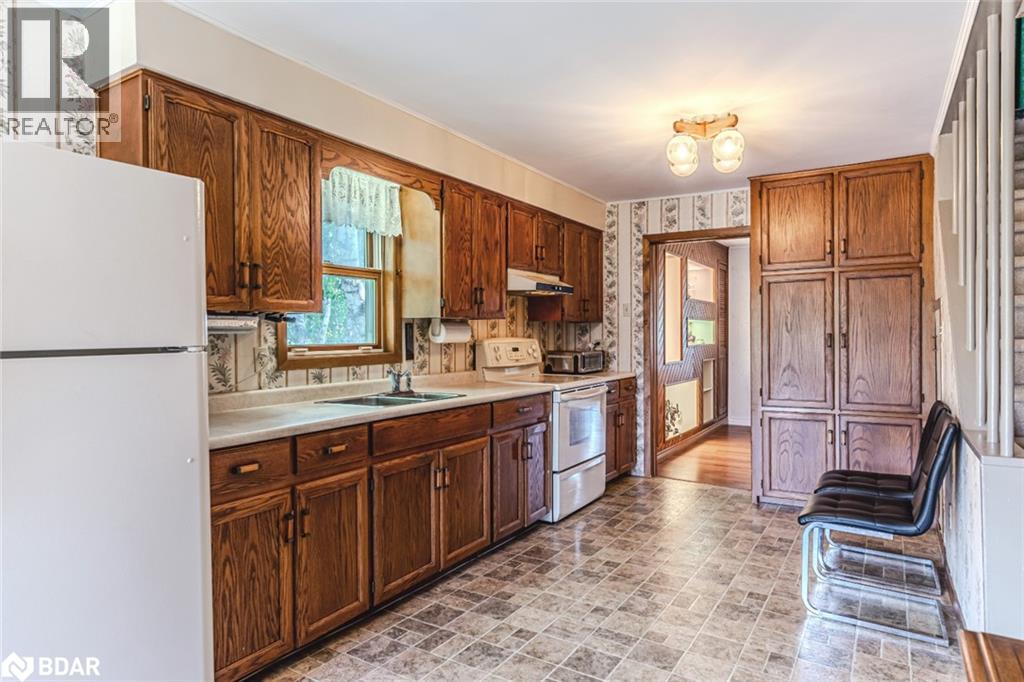 Photo 4 of 104 Moberly Street, Collingwood ON