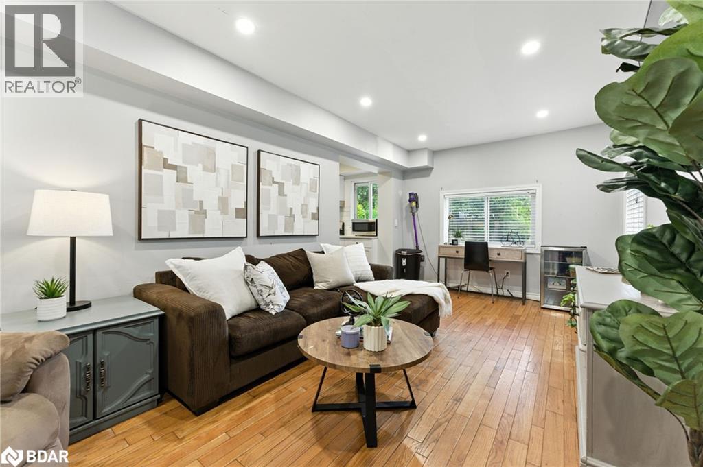Photo 9 of 778 Byng Court, Milton ON