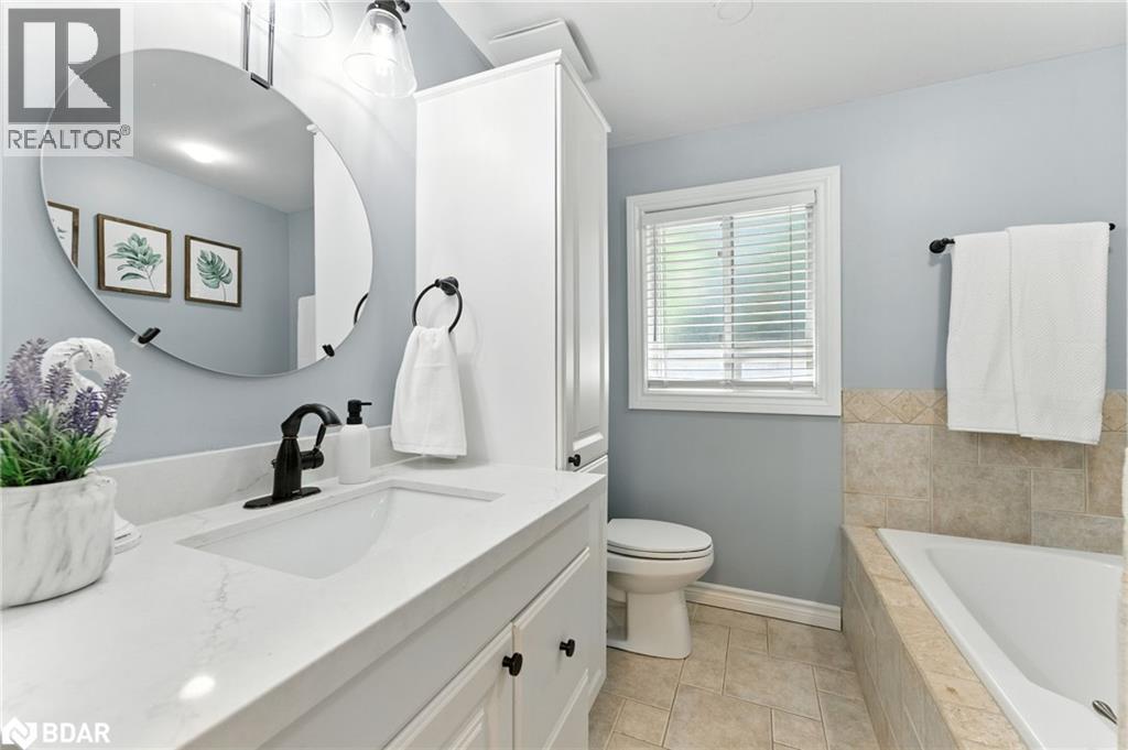 Photo 7 of 778 Byng Court, Milton ON
