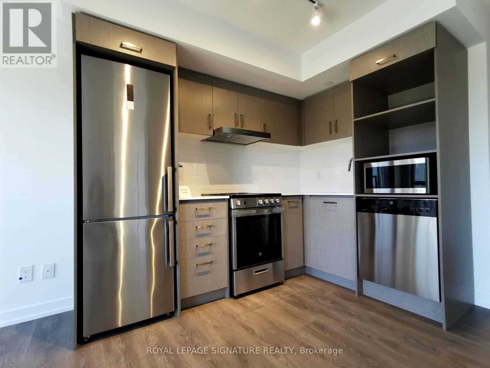 Photo 10 of 812 219 Dundas Street E, Toronto ON