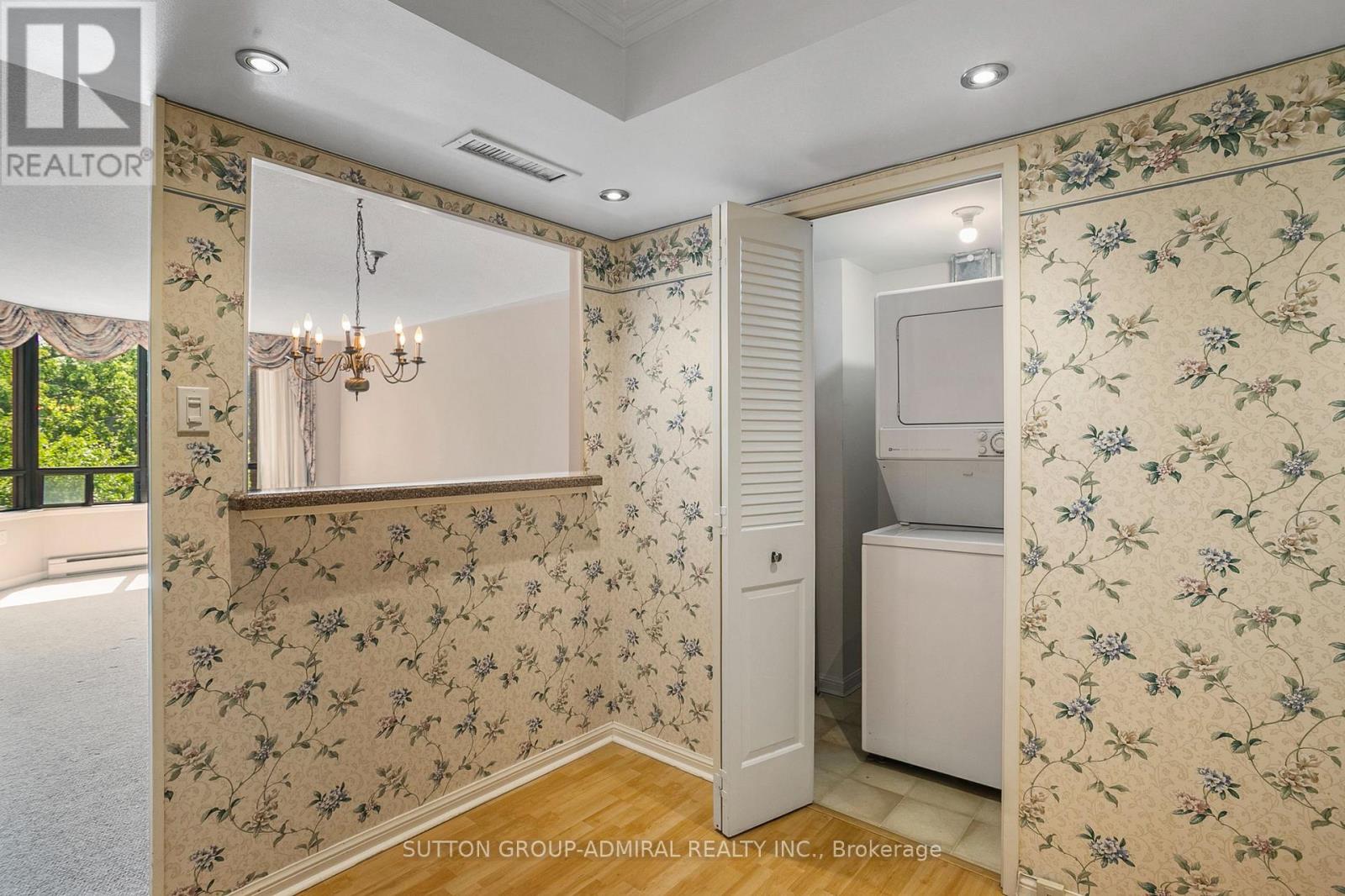 Photo 8 of 402 245 The Donway West, Toronto ON