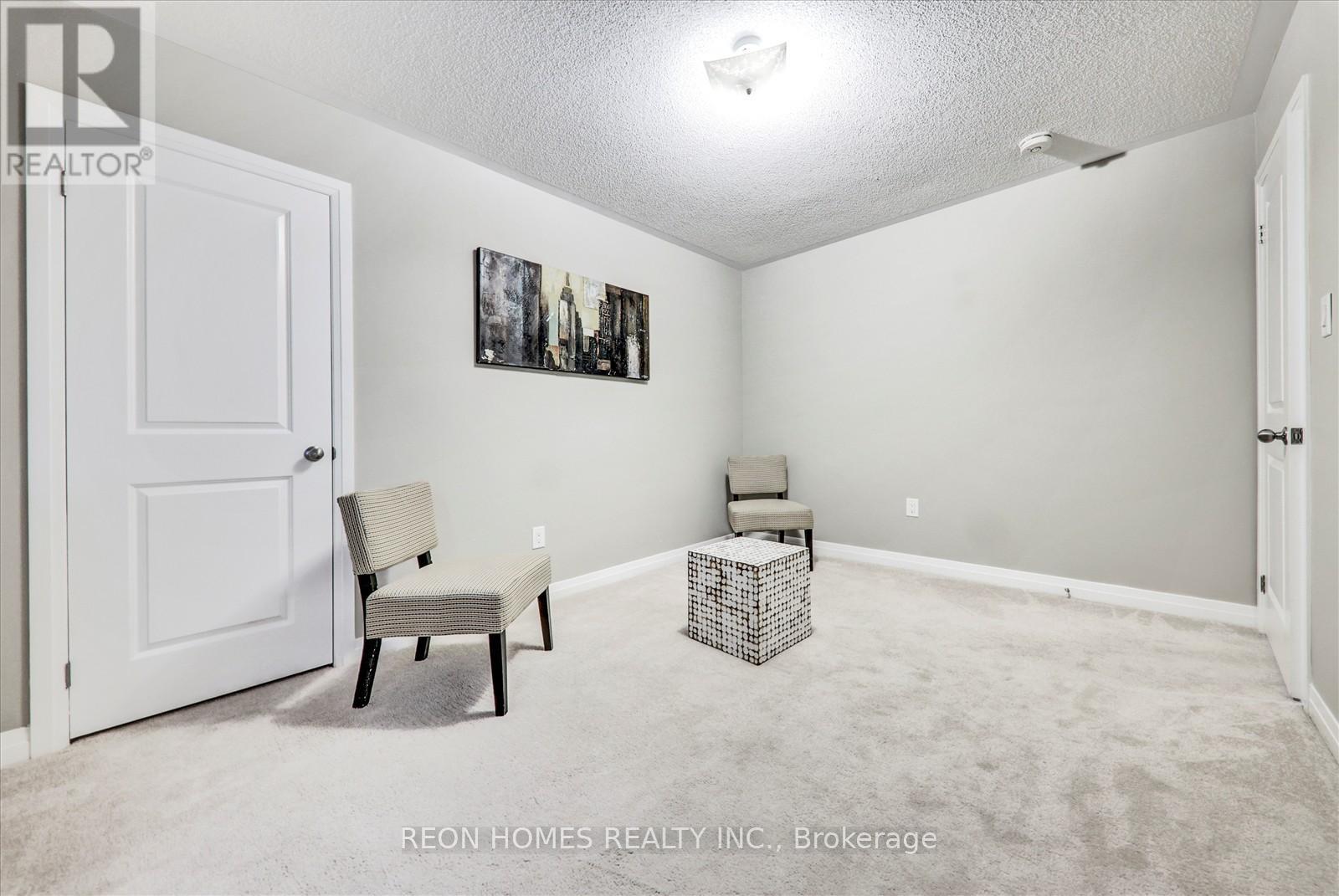 Photo 27 of 38 Crows Nest Lane, Clarington ON