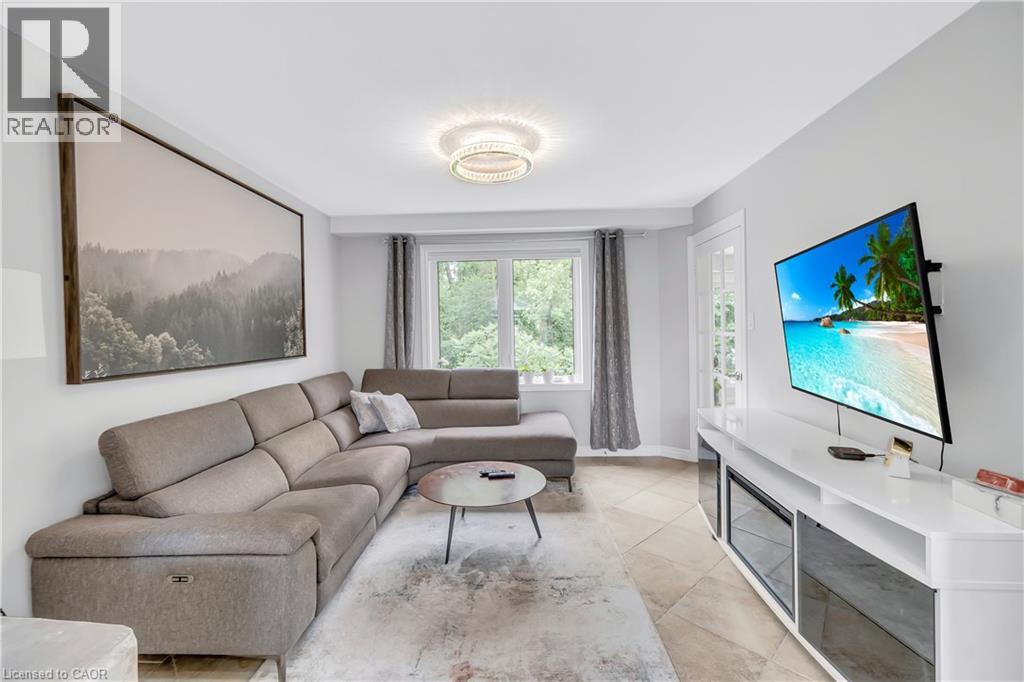 Photo 10 of 107 Chandos Drive, Kitchener ON