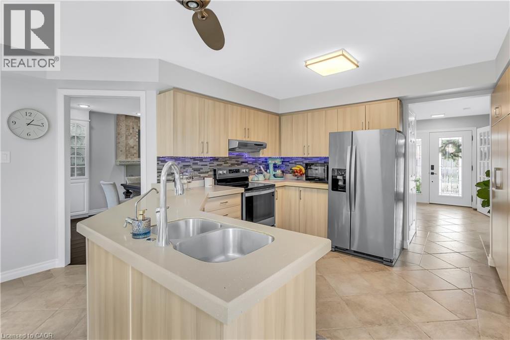Photo 12 of 107 Chandos Drive, Kitchener ON