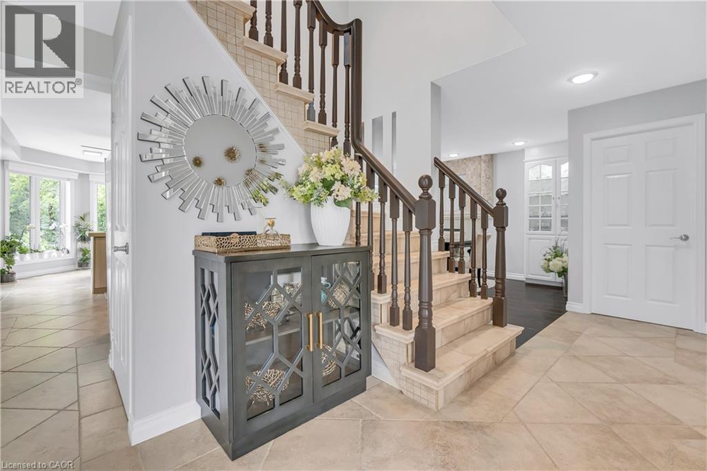 Photo 18 of 107 Chandos Drive, Kitchener ON