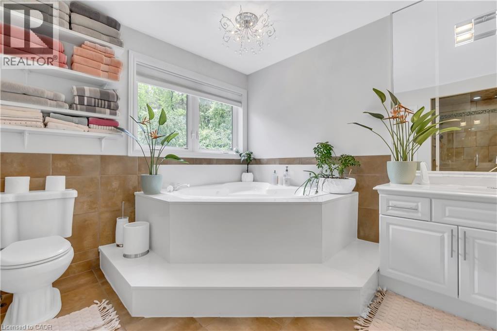 Photo 23 of 107 Chandos Drive, Kitchener ON