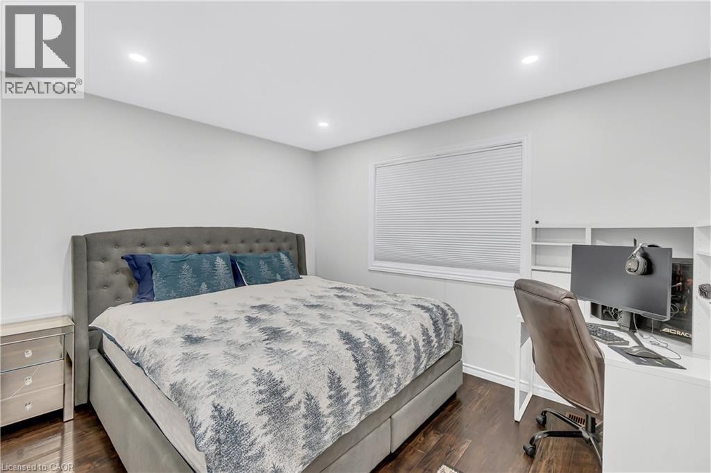 Photo 24 of 107 Chandos Drive, Kitchener ON