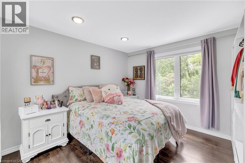 Photo 27 of 107 Chandos Drive, Kitchener ON