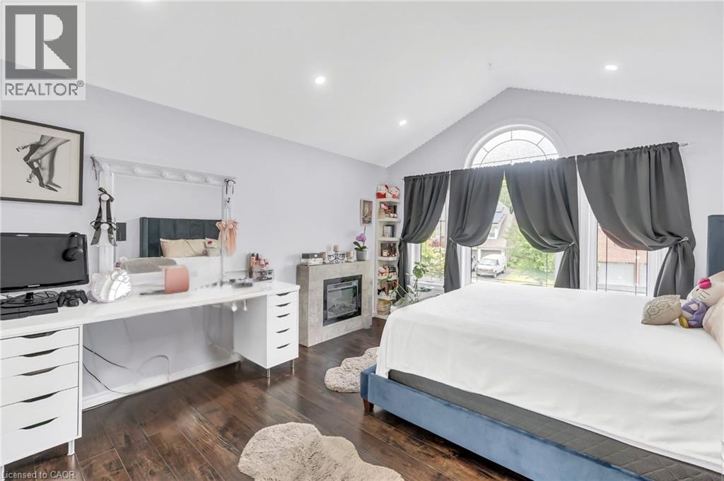 Photo 29 of 107 Chandos Drive, Kitchener ON