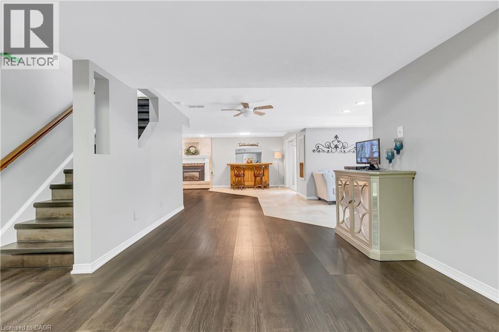 Photo 34 of 107 Chandos Drive, Kitchener ON