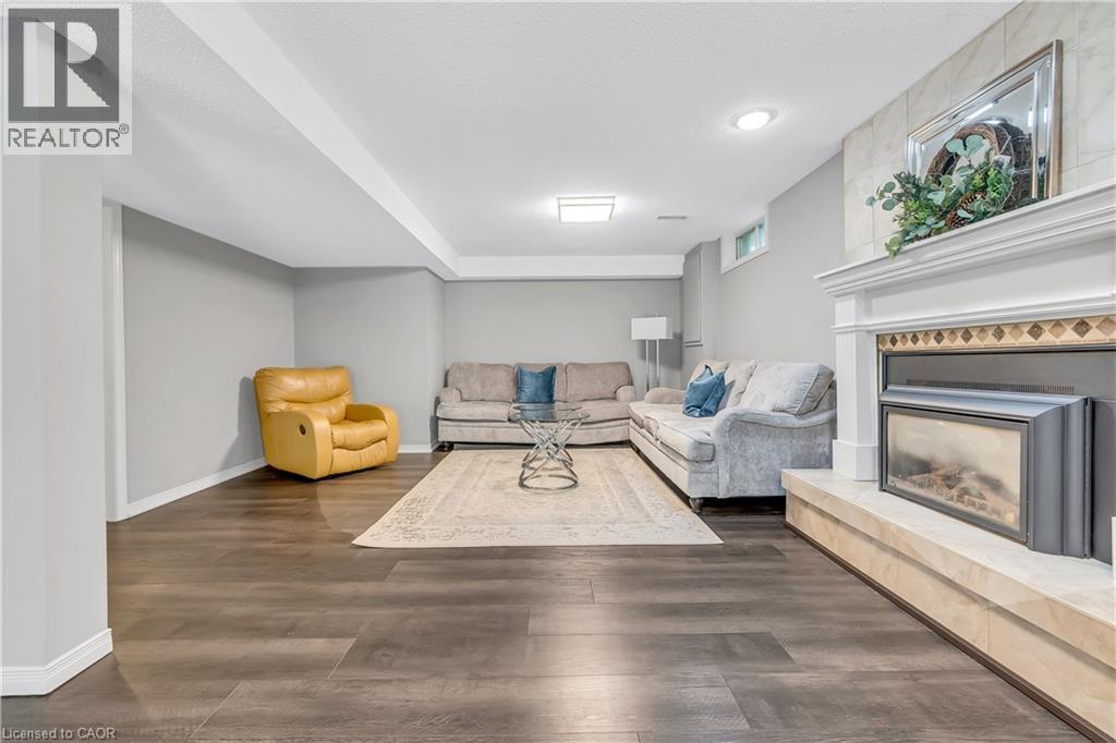 Photo 35 of 107 Chandos Drive, Kitchener ON