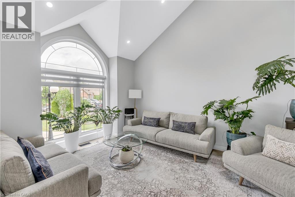 Photo 8 of 107 Chandos Drive, Kitchener ON