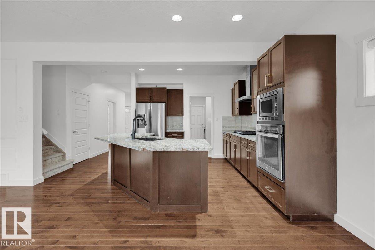 Photo 13 of 20517 98 A Av Nw, Edmonton AB