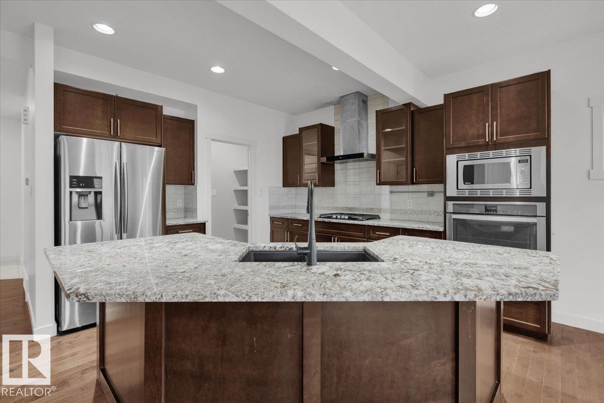 Photo 12 of 20517 98 A Av Nw, Edmonton AB
