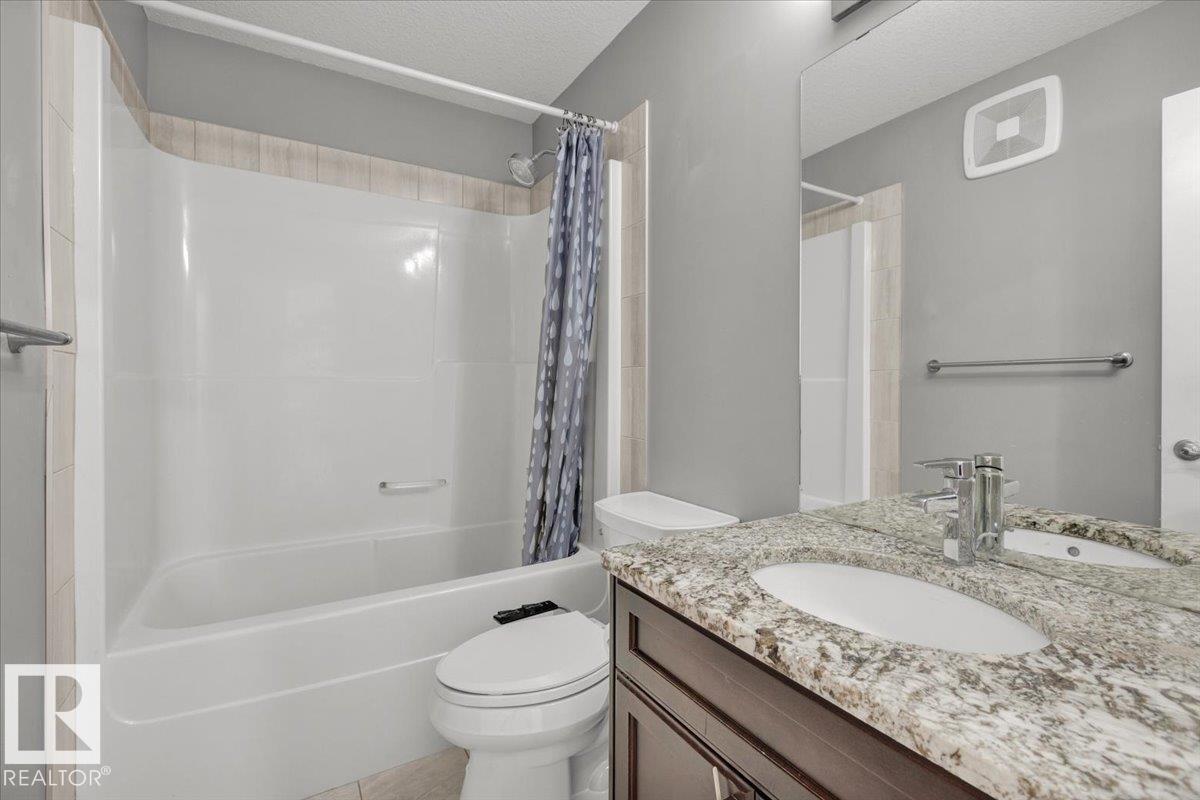 Photo 33 of 20517 98 A Av Nw, Edmonton AB