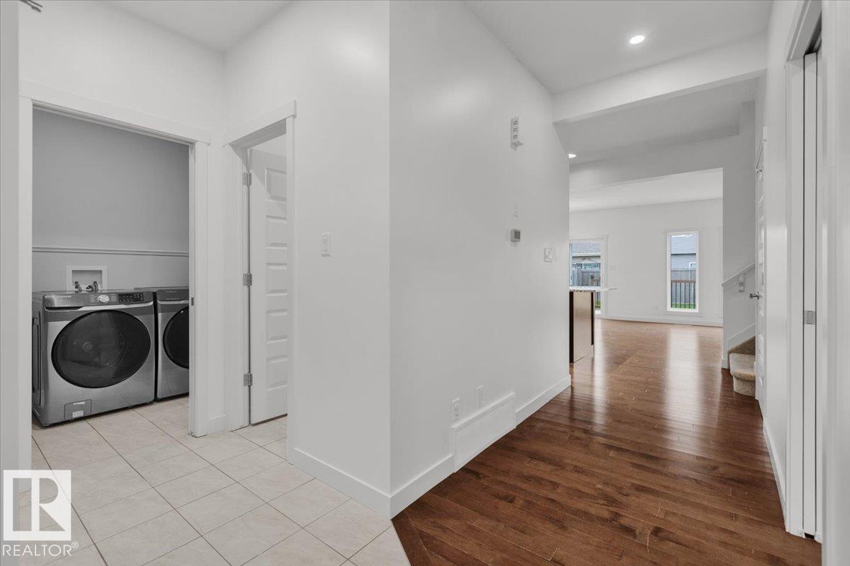 Photo 8 of 20517 98 A Av Nw, Edmonton AB