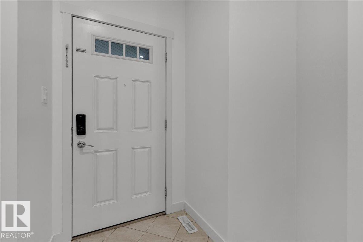 Photo 7 of 20517 98 A Av Nw, Edmonton AB