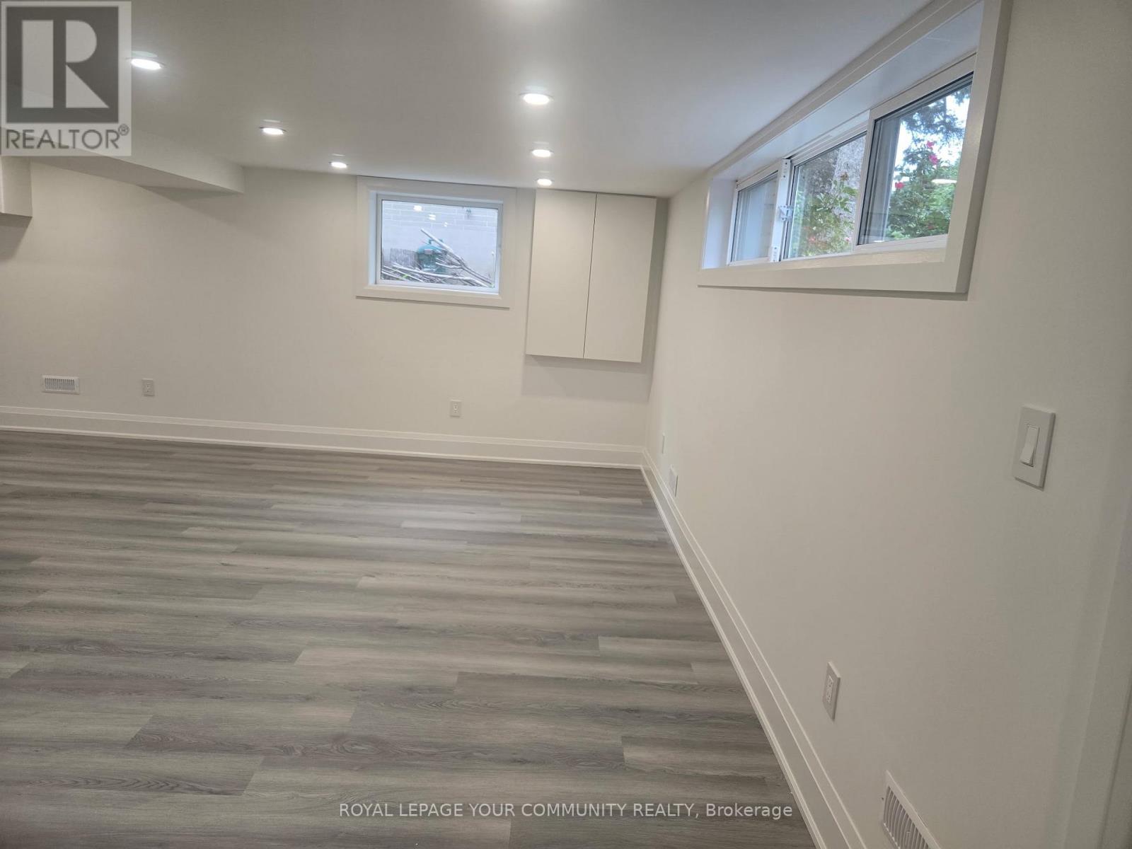 Photo 1 of 19 Beaverton Road S, Richmond Hill ON