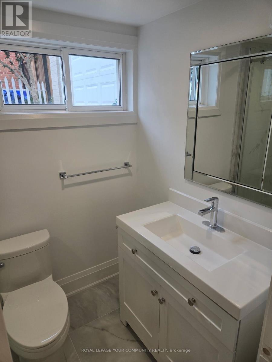 Photo 10 of 19 Beaverton Road S, Richmond Hill ON