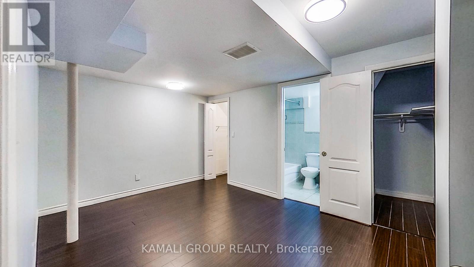 Photo 7 of Bsmt 2 156 Townsgate Drive, Vaughan ON