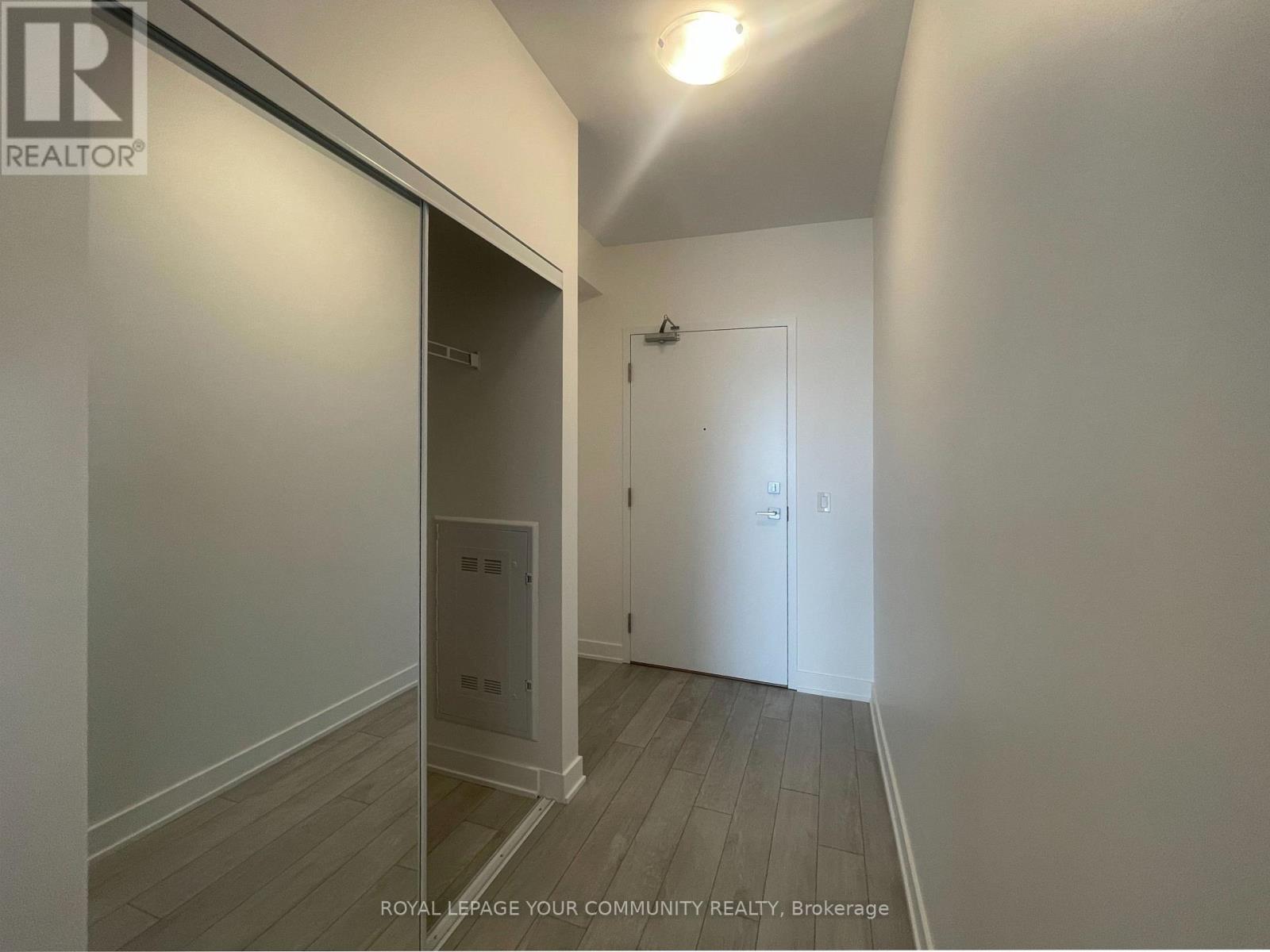 Photo 18 of 1212 75 Oneida Crescent, Richmond Hill ON