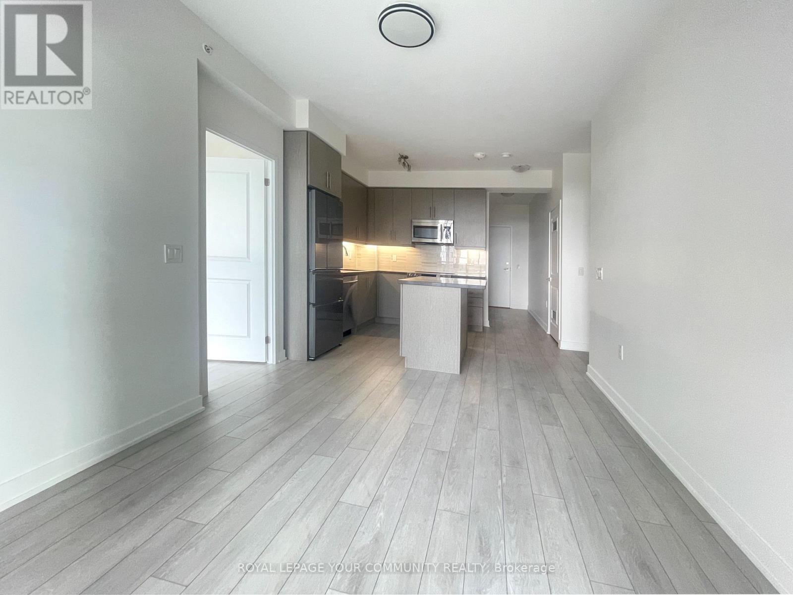 Photo 4 of 1212 75 Oneida Crescent, Richmond Hill ON