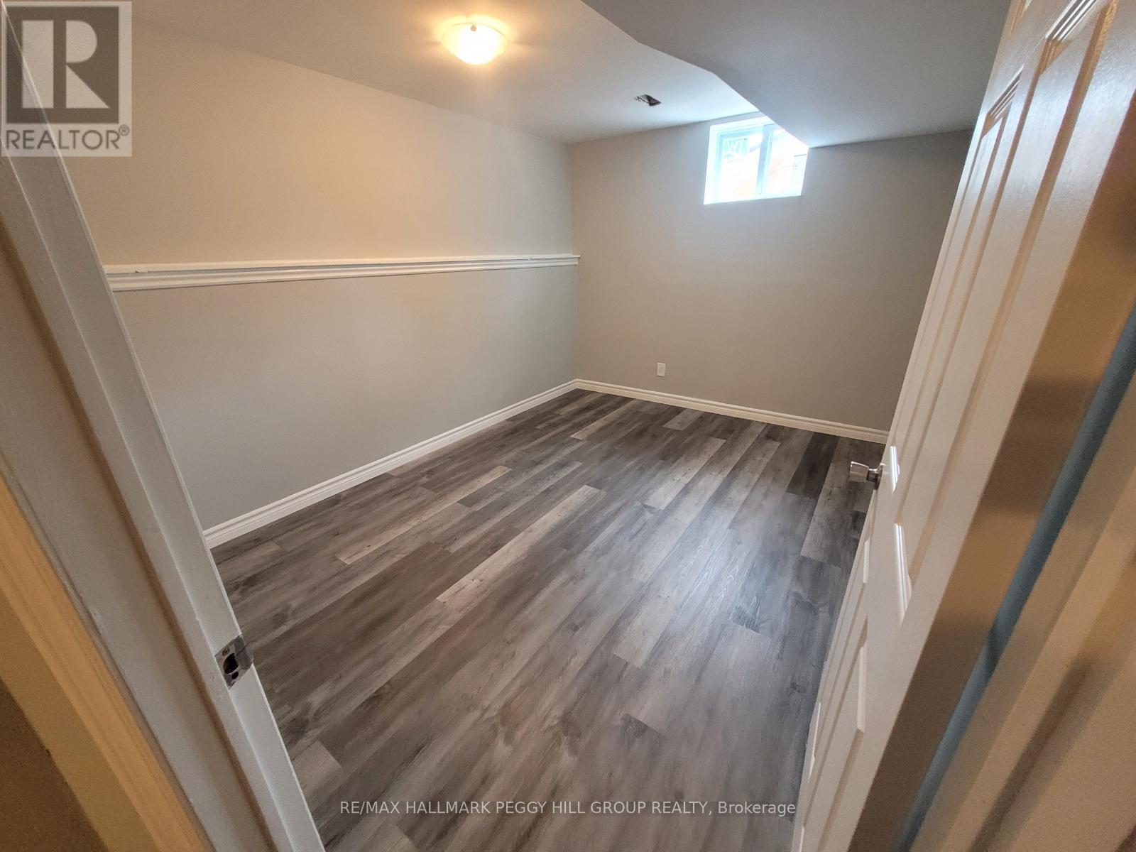 Photo 11 of 388 Parkwood Avenue, Bradford West Gwillimbury ON