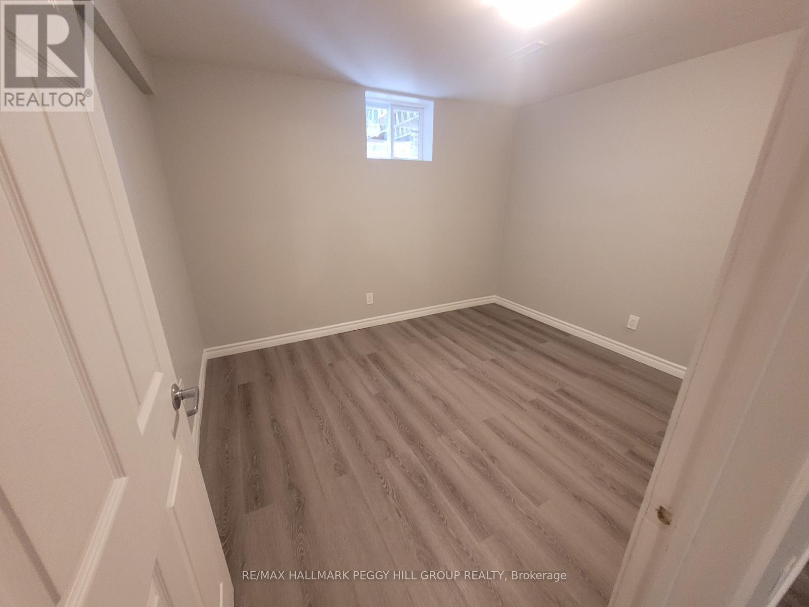 Photo 12 of 388 Parkwood Avenue, Bradford West Gwillimbury ON