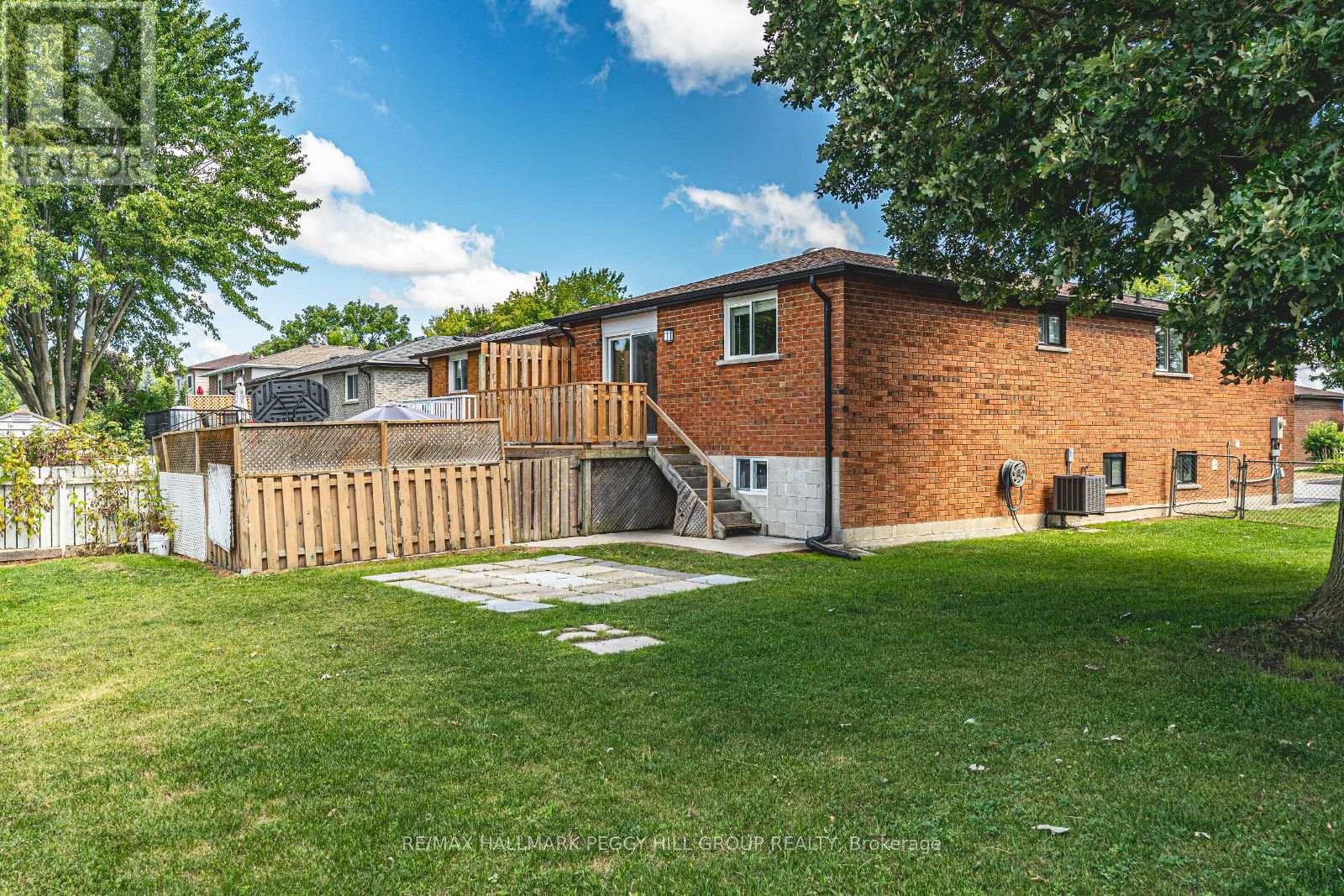 Photo 14 of 388 Parkwood Avenue, Bradford West Gwillimbury ON
