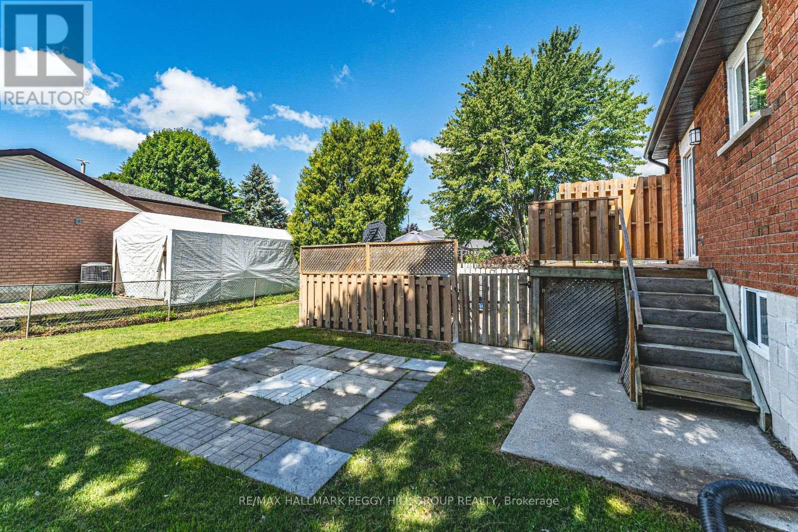 Photo 15 of 388 Parkwood Avenue, Bradford West Gwillimbury ON