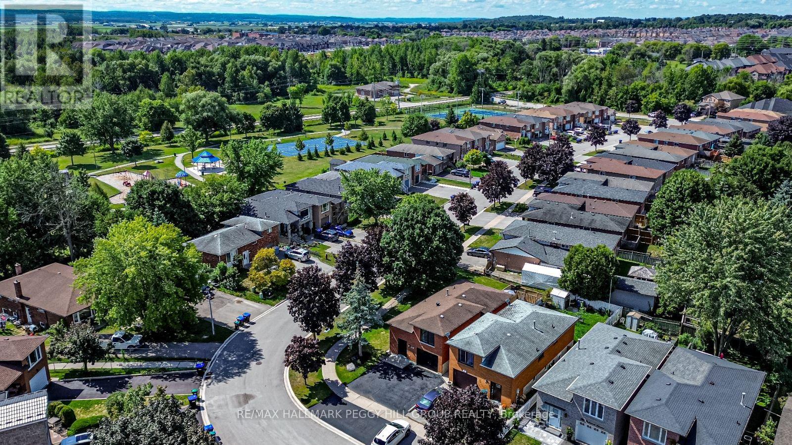 Photo 19 of 388 Parkwood Avenue, Bradford West Gwillimbury ON