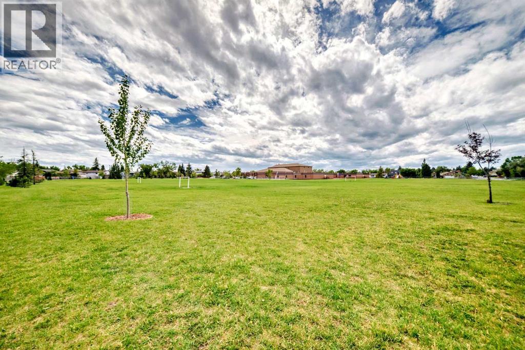 Single Family House for Sale in  Templeby Way NE Temple Calgary 