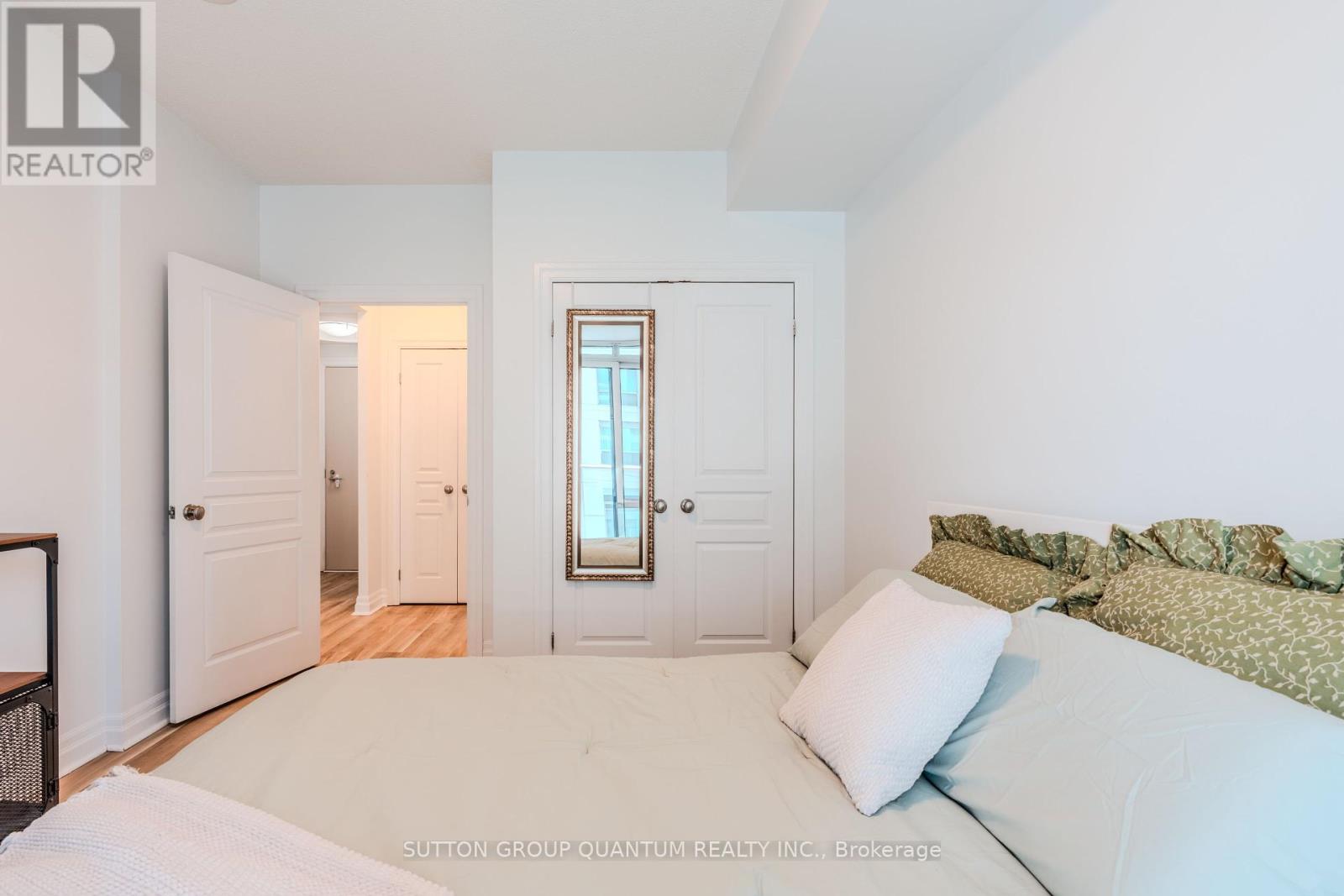 Photo 11 of 706 2087 Lake Shore Boulevard W, Toronto ON