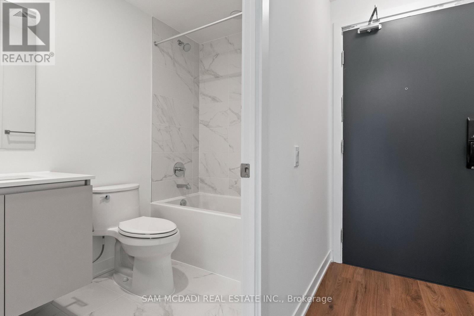 Photo 20 of 819 395 Dundas Street, Oakville ON