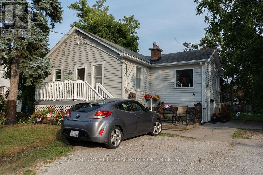 Photo 1 of 311 John Street, Orillia ON