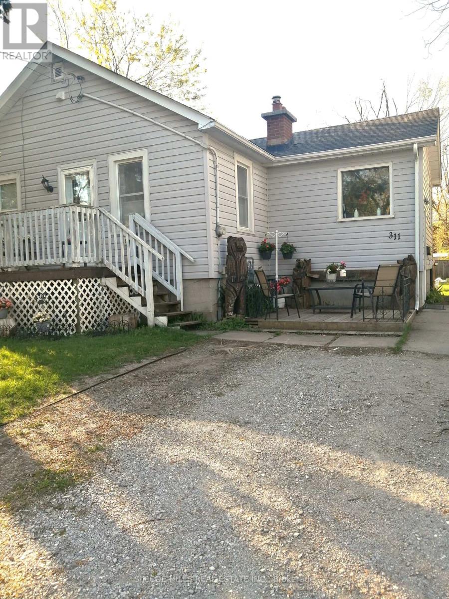 Photo 4 of 311 John Street, Orillia ON